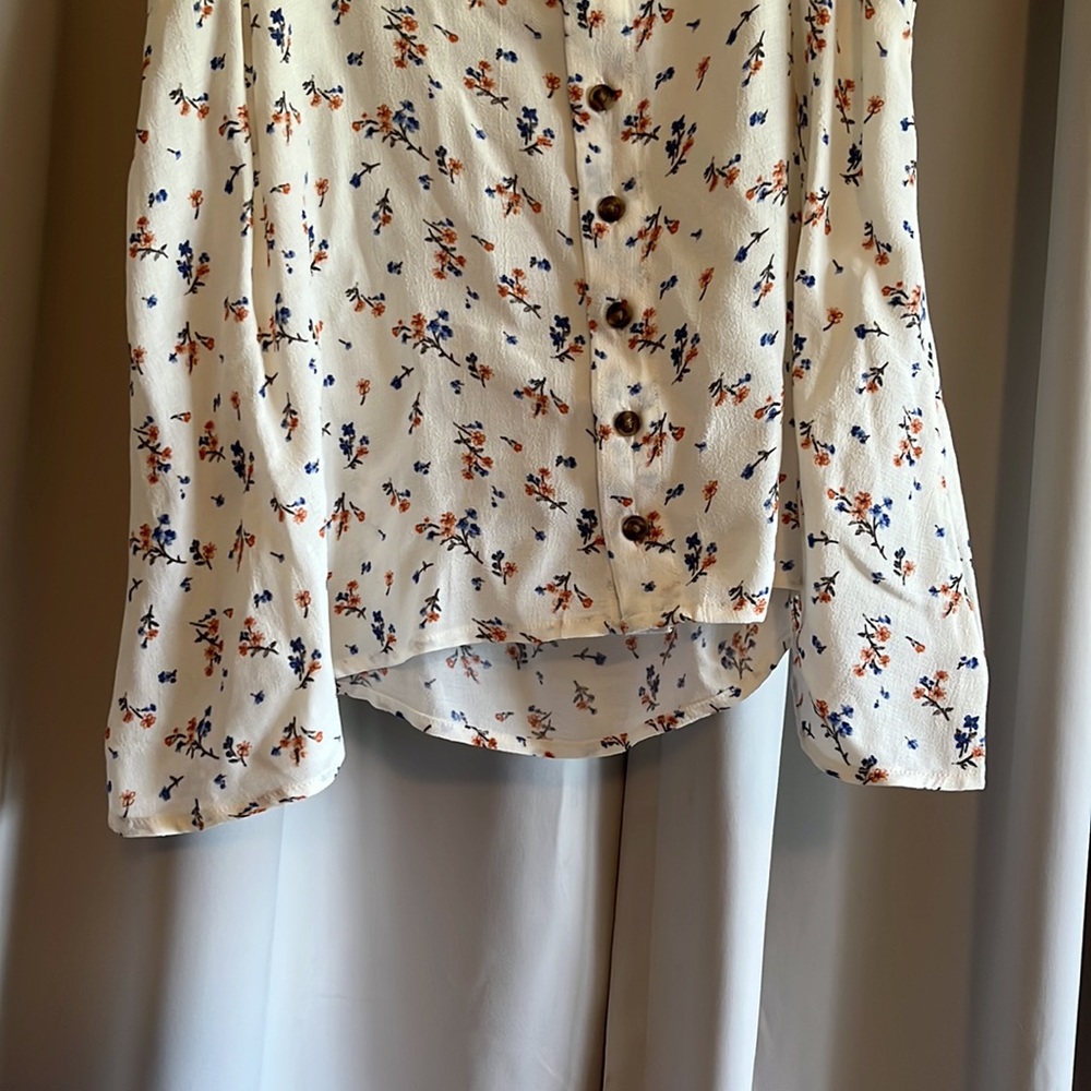 AE Floral Tank button down - Picture 3 of 3